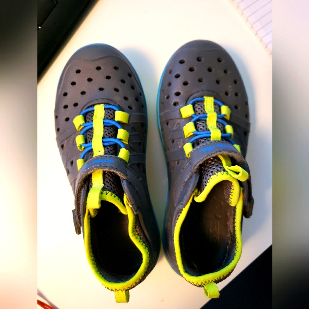 Stride Rite Phibian Water Sneakers